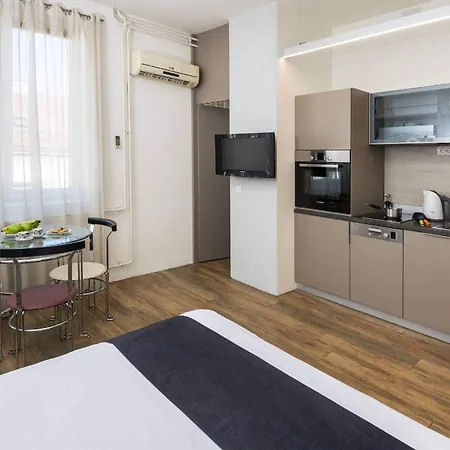 Studio Monument Apartment *